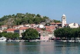 Day 11, Tuesday: Primošten Skradin, visiting Zlarin (15 NM) Skradin: You will inevitably fall for the charm of this small town. It is filled with nature s wonders and traditional everyday life.