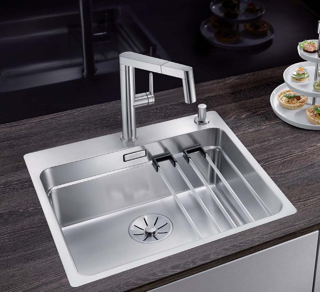 Highlights Brilliant: the three-tier sink system. The series BLANCO ETAGON in stainless steel and SILGRANIT. The three-tier sink system for added convenience through a unique function.