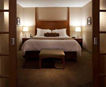 Guestrooms Standard Two Double or Two Queen Beds Updated Bathrooms with Shower or Tub Premium Queen or King One or Two Queen Beds or one King Bed Newly renovated in 2017 In-room safe Night stand with