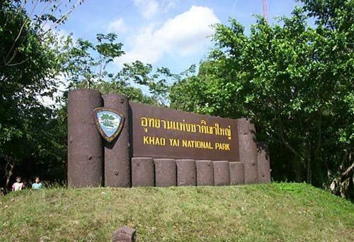 KHAO YAI NATIONAL PARK ATTRACTION DETAILS Original:The park, which covers an area of 2,168 square kilometers in the Phanom Dong Rak mountain range, stretches over 4 provinces including Nakhon
