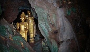 CAVES OF THOUSAND BUDDHAS 15h30 Opposite the mouth of the Nam Ou River, near Pak Ou village, the cruise stops to visit