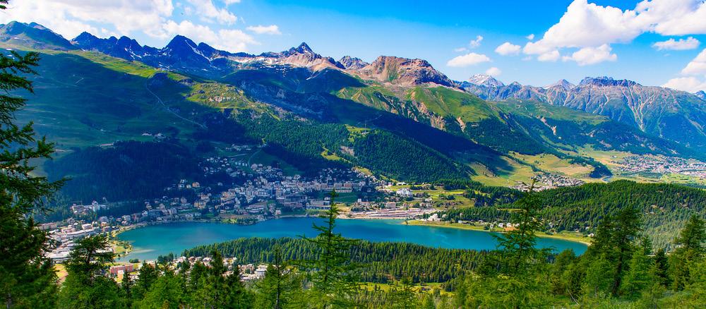 SWISS CITY STAYS View of St. Moritz ESSENTIAL ST. MORITZ 4 days / 3 nights SELF GUIDED PACKAGED TOUR St. Moritz 3 nights 3 star accommodation 3 breakfasts Bernina Express excursion to Tirano St.