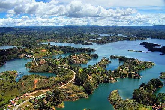 ITINERARY Day 3: Far East Tour We conducted a tour of the town of Guatape, located in the
