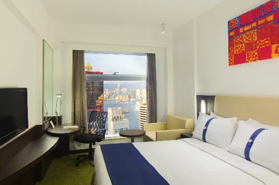 3 star - Holiday Inn Soho Featuring award-winning eco-friendly construction elements, Holiday Inn Express is conveniently located at Sheung Wan, steps from the vibrant SoHo and nearby to Lan Kwai