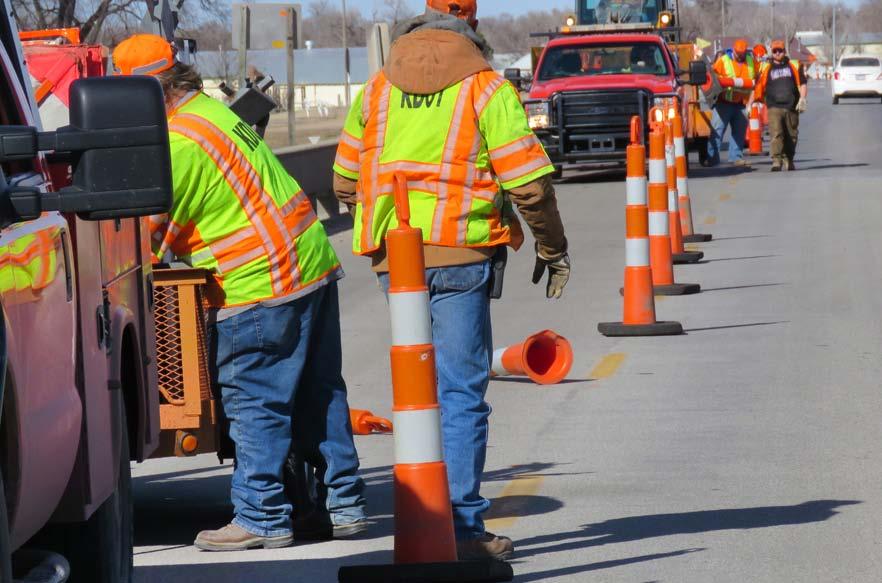 District Six Expansion joint repair: The District Six bridge crew, along with the Syracuse and Lakin Subarea crews,