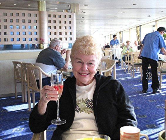 Mariners Day: The Maasdam had designated today as Mariner s Day to thank all the passengers for cruising with Holland America Line. There were three events to mark the day.