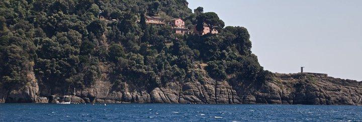 immersed in the nature reserve that takes its name from the mountain itself, just 15 minutes by boat from Camogli, a popular tourist resort of Riviera.
