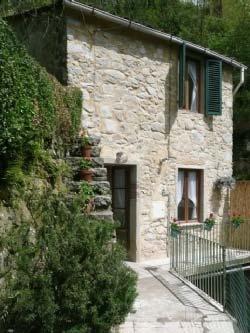 Holiday Home in Ponte a Serraglio, Bagni di Lucca, Tuscany Detached Stone House with Views of the Lima River Superb Location, Secluded but Close to Amenities Sleeps 4 (2 Bedrooms)