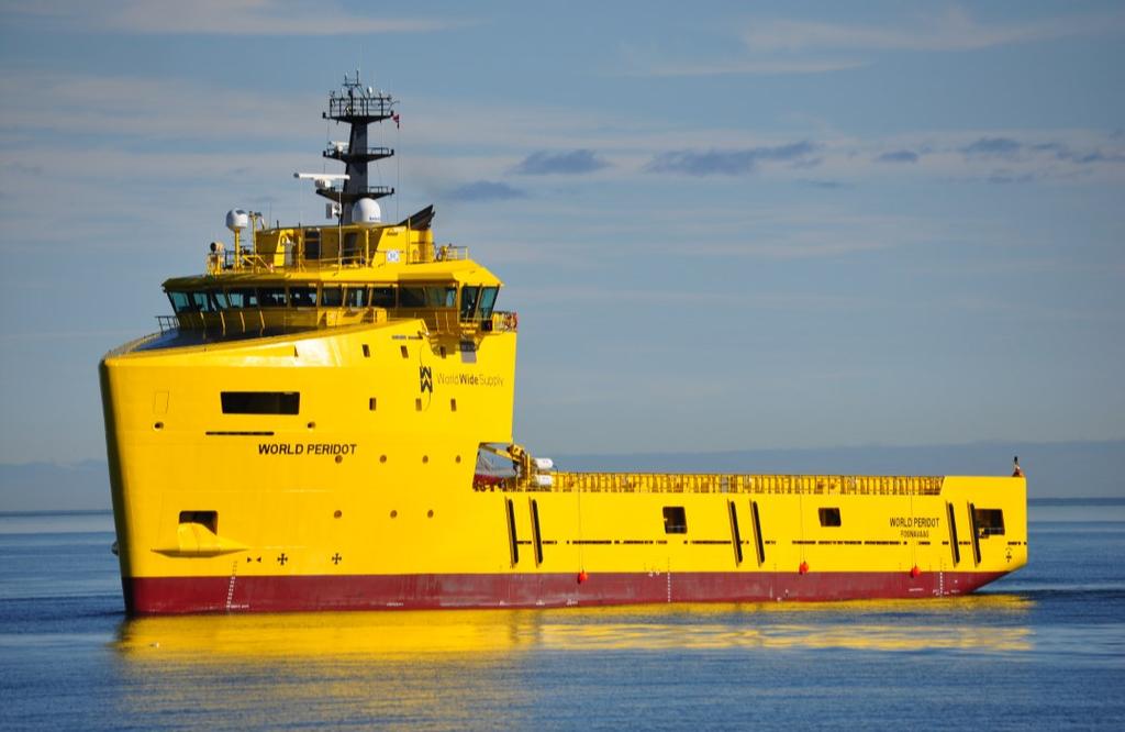 2m, and deck area of 728m². The PSV 3300 units are DP 2 vessels with a deadweight of 3,500 tonnes, and accommodation capacity for 16 crew and 6 passengers.