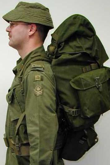 A-CR-CCP-121/PT-001 PACKING General rules: a. fasten all pocket covers and do not let anything hang or dangle from the outside of your pack; b.