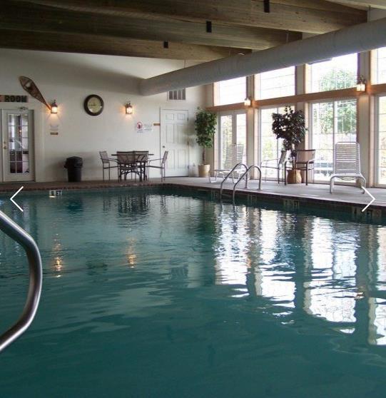Swimming pool, Jacuzzi and sauna on-site Adults' sports bar with 300 channels Ski slopes of Bretton