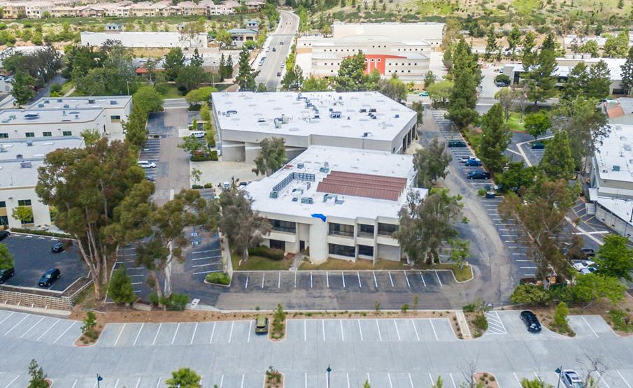 project highlights Flexible & Functional Single or multi-tenant building Divisible to 21,800 or 42,000 square feet Excellent manufacturing, distribution or