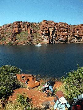 King George Falls is a double fall at the head of an 8 km long gorge. The boat trip gives us some amazing views of the falls, unobtainable any other way.