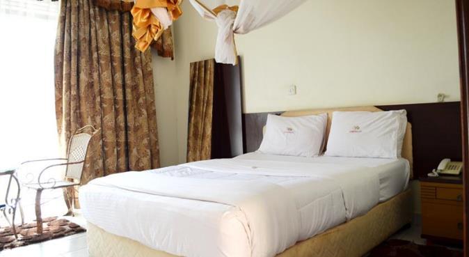 Distance: 10min drive from venue Standard rooms Single: US$ 35.00 per night Double: US$ 35.
