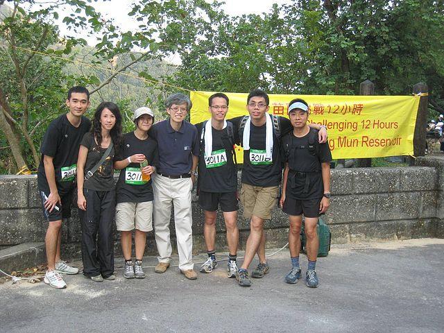 On that day, the 4-people team started in Yau Tong and ended in Tai Po. The journey was 42 km. We had strong team spirit and helped each other during the marathon.