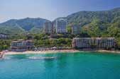 This magical resort, situated close to the center of downtown Puerto Vallarta, offers a unique vacation experience that will have you falling in love with the stunning beachfront
