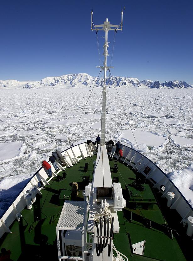 CLASSIC ANTARCTICA 8 DAYS - 7 NIGHTS Jumping over Cape Horn and the mythical waters of the Drake Passage, we will take you to one of the most spectacular places on earth, the coldest, highest,