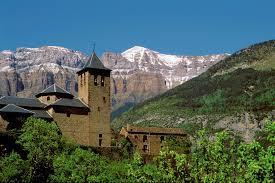 PYRENEES MOUNTAINS Range forms a natural border between France and Spain The micro-state of Andorra sits within