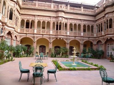 ACCOMMODATION BIKANER BHANWAR NIWAS HOTEL A boutique heritage hotel in the old city - formed out of the beautiful Rampuri Palace - this is a great place to stay.