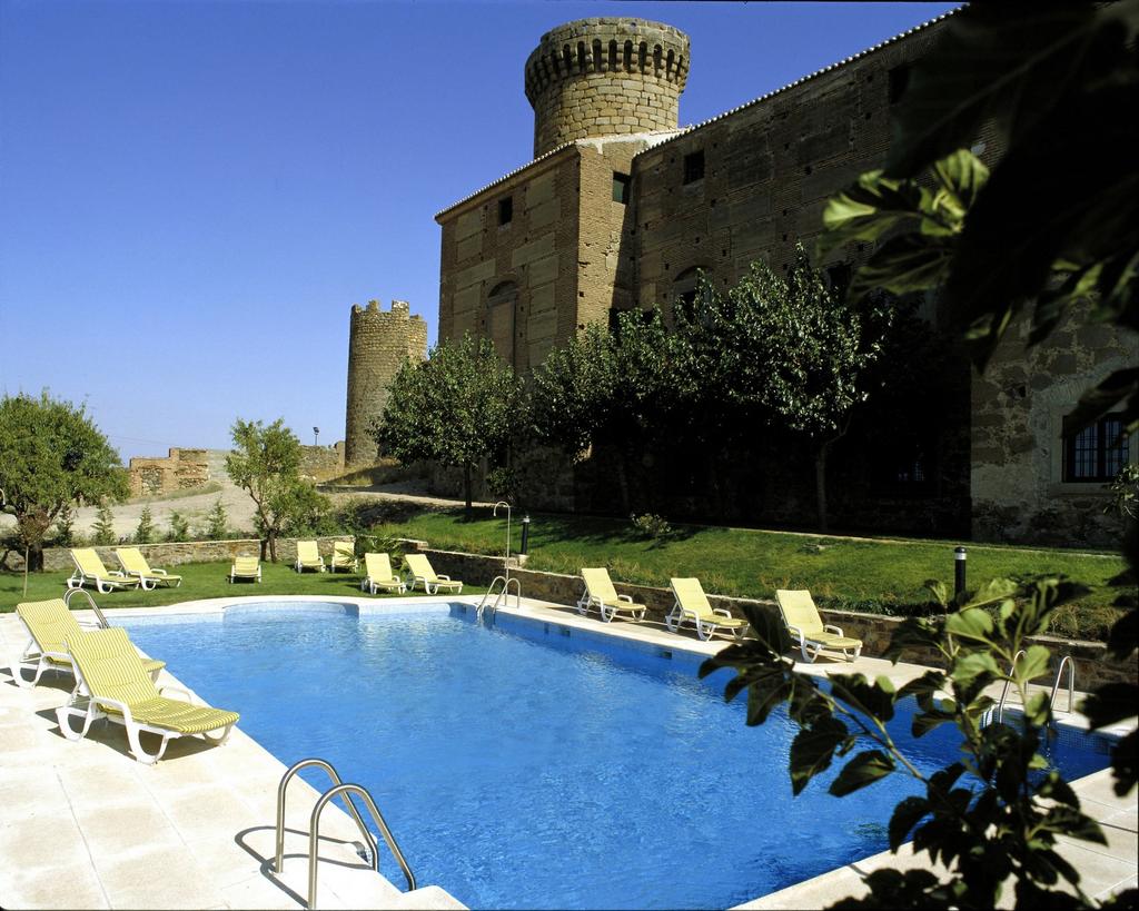 The special Parador de Oropesa is housed in what used to be the ancestral home of the Álvarez de Toledo family, counts of Oropesa.
