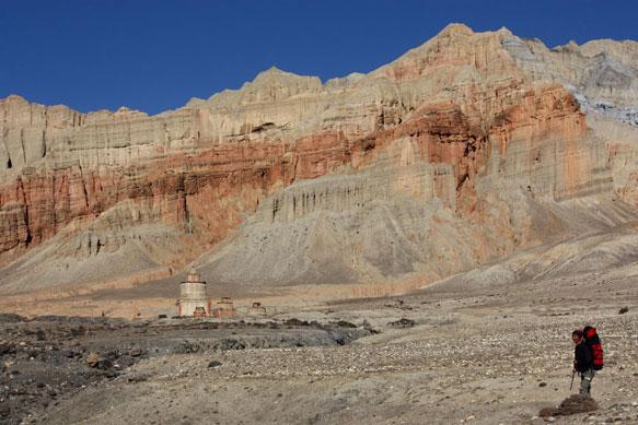 The colours of the cliffs of Drakmar echoed in chortens 4. Tsarang to Lo Manthang (3950m) 6.