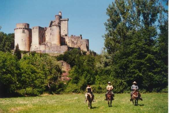 [4] Perigord Ride - Example itinerary The Dordogne is famous for its history, chateaux, bastides, caves and of course delicious food!