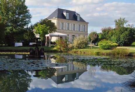 In the afternoon you will have the choice between a short ride along the estuary or to take the afternoon off and relax at the Chateau instead (massage optional again).
