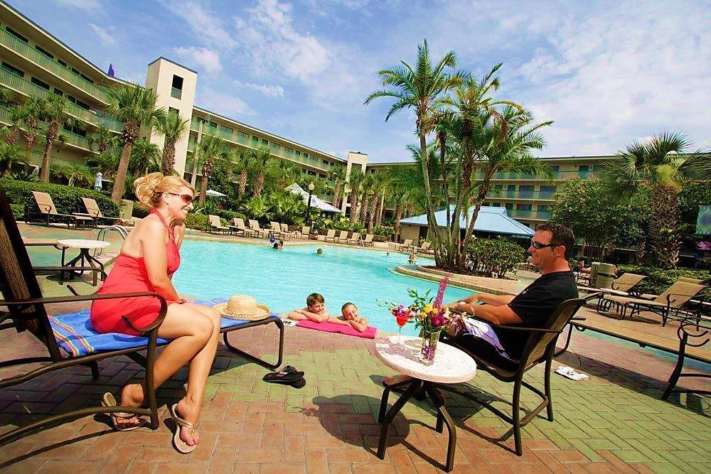 FREE shuttle transportation : Walt Disney World SeaWorld Universal Orlando Royale Parc Suites - A Quality Suites Hotel is ideally located for easy access Orlando s most popular