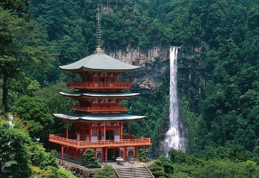 The Kumano Kodo Pilgrimage Routes 3 days JPY53,200 per person for twin use Kumano, the spiritual heartland of Japan has stood the test of time.