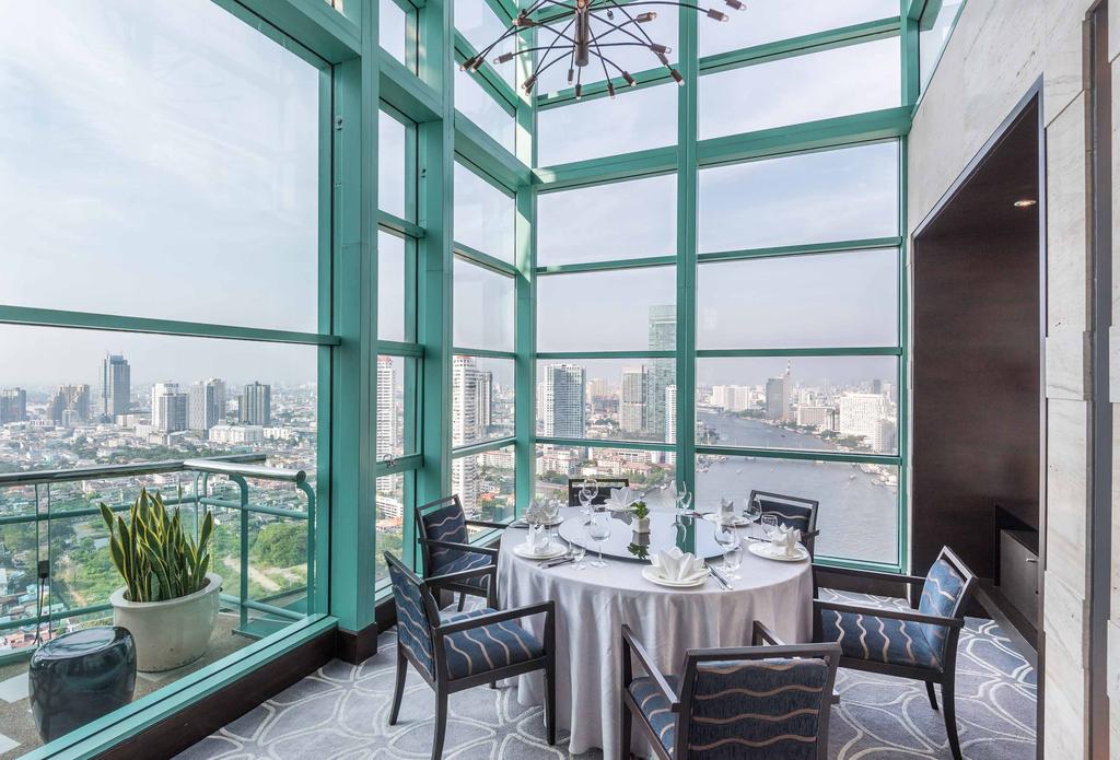 Dine With Us Taste the remarkable at any of our six restaurants and bars, including spectacular buffets, sky-high Chinese cuisine, riverside romance, poolside