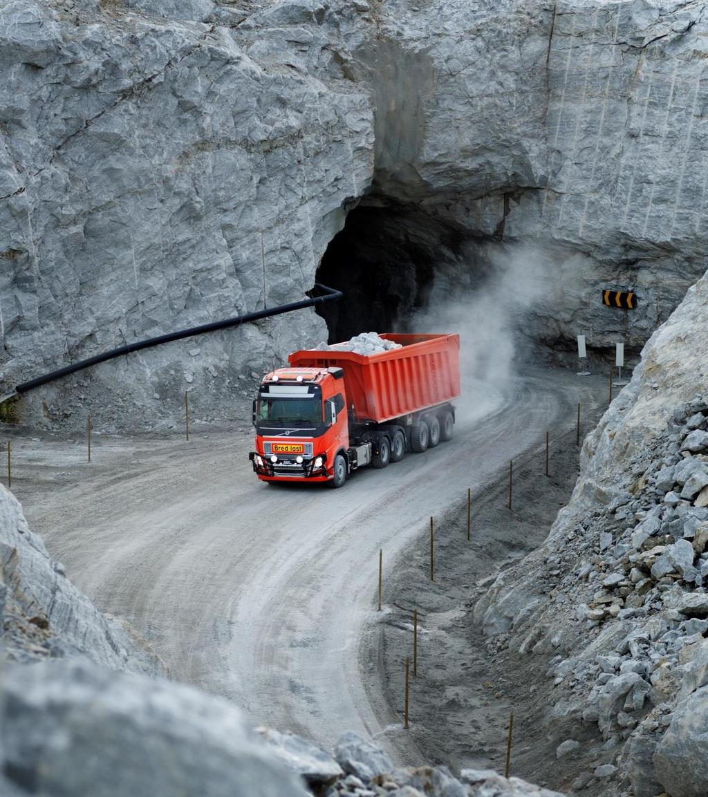 Trucks VOLVO TRUCKS Volvo Trucks signed a landmark agreement with Brønnøy Kalk AS in Norway, to provide its first commercial autonomous transport solution Tests of this solution have