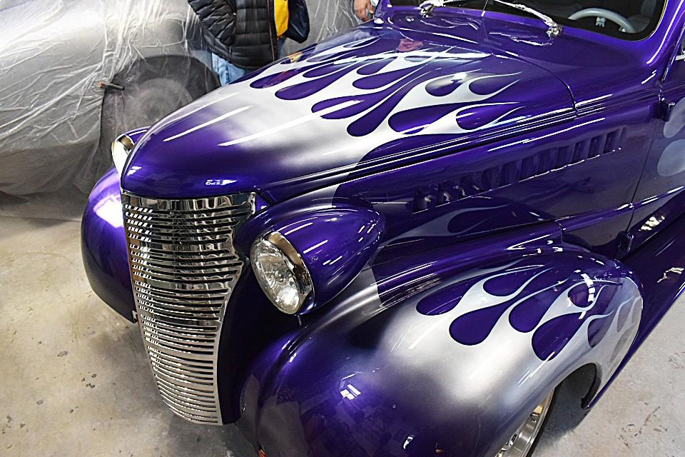 striking purple paint (Ultra violet Rose Metallic) that makes the car really stand out in a crowd.