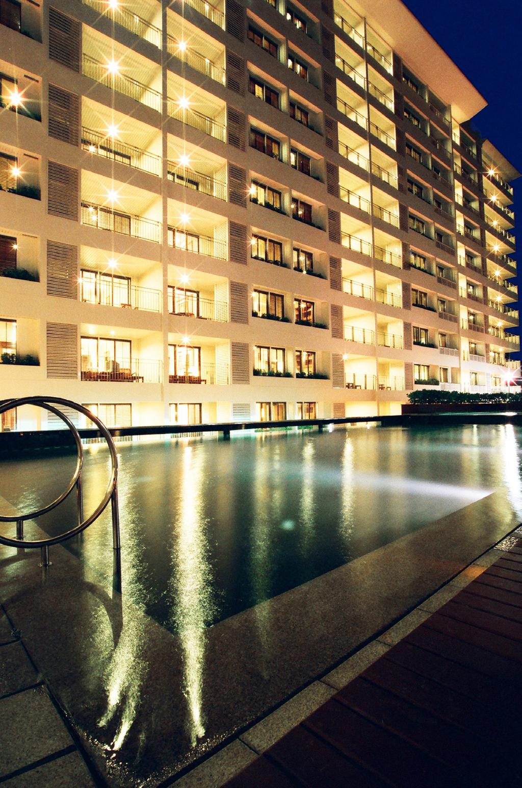 APPENDIX Hotel Locations Bangkok 4 & 5 star hotels can be divided into six areas or pockets of concentration: The Riverside Area This is the area that stretches along both banks of the Chao Phraya