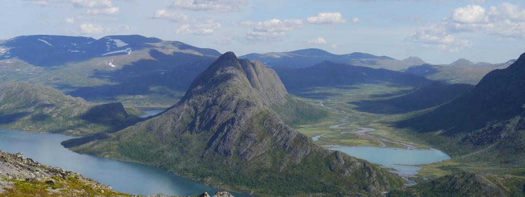 DAY 4 Today is a long day filled with different terrain and stunning views. We head up the iconic ridge of Memuru along the plateau and into Storadalen valley.