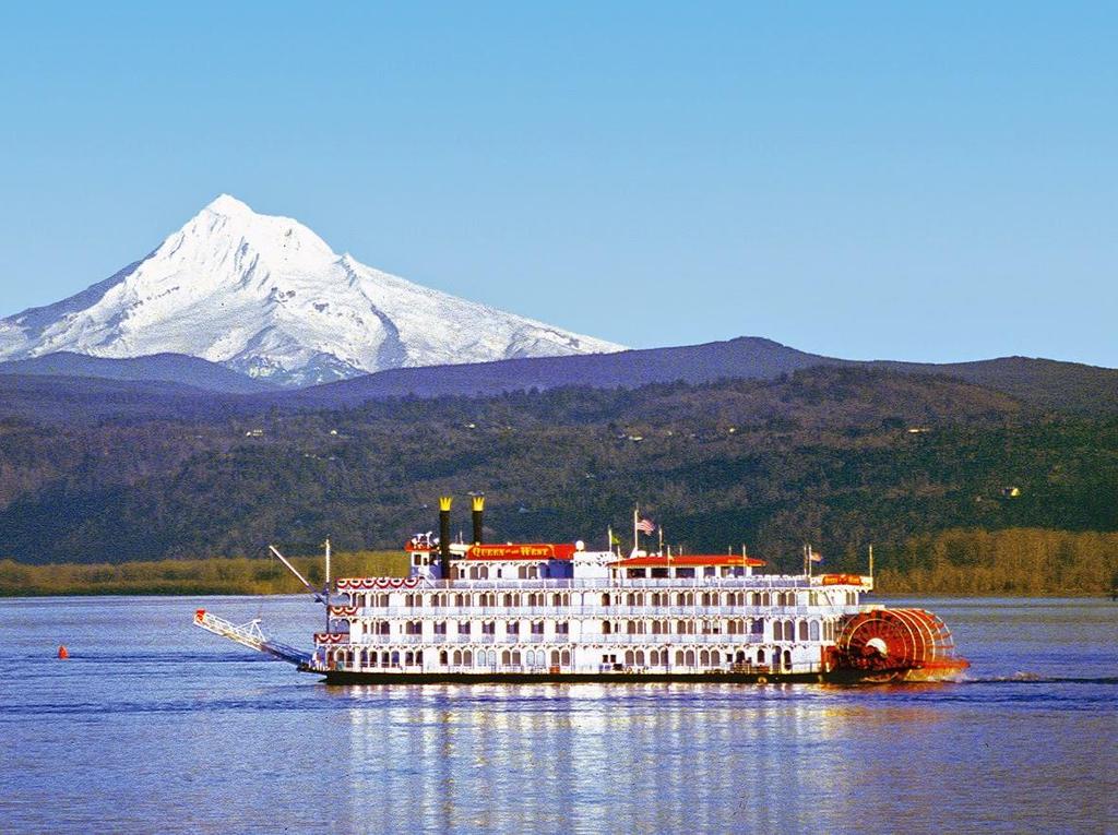 small group travel in Oregon Columbia River Small-Ship Cruise + Oregon 4-day Ramble {August