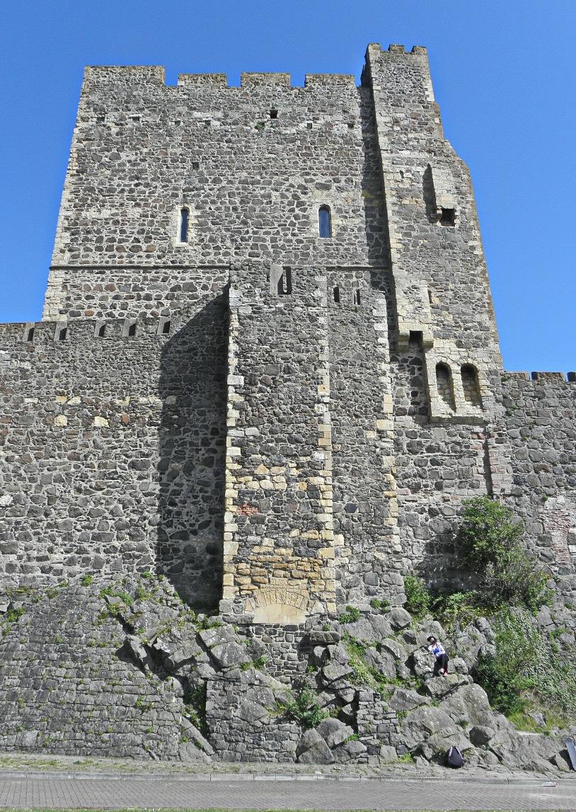 Fig. 4. Carrickfergus Castle. The late C12 keep and Middle Ward outer wall from the west, harbour side.
