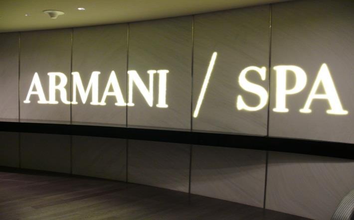 An oasis of peace and tranquility in the heart of a bustling city, the 12,000 square feet Armani/Spa reflects the Armani