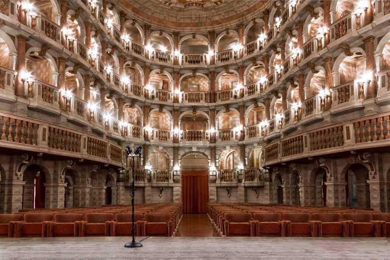 the visit of Teatro Comunale, very important opera house, and the very pretty Camerino delle Duchesse where the well-known concerto delle donne at the Estensi Court in 16 century developed.
