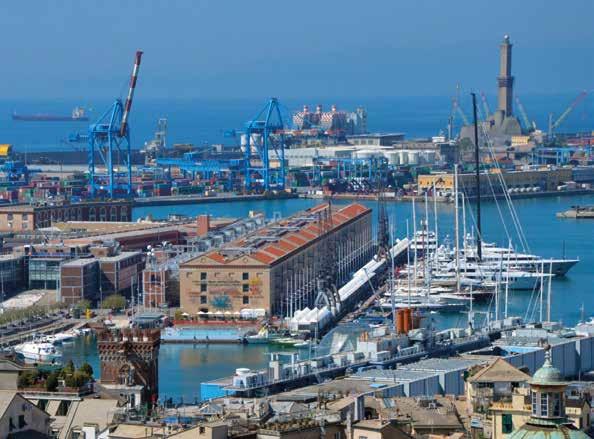 the port stretches for 1 1 2 2 22 km along the cost 3 30 3 4 5 km of operative docks 4 5 Ligurian ports