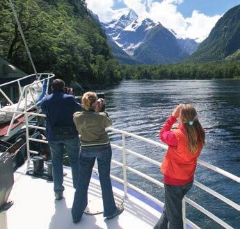 Showcasing nature s best in the majestic South Island 10 Day South Island Spectacular Tour code: GPS10 GUARANTEED departures 2019 2020 Sep 21, 24 Jan 31 Oct 9, 21, 27 Feb 12, 15, 18, 23, 28 Nov 5,