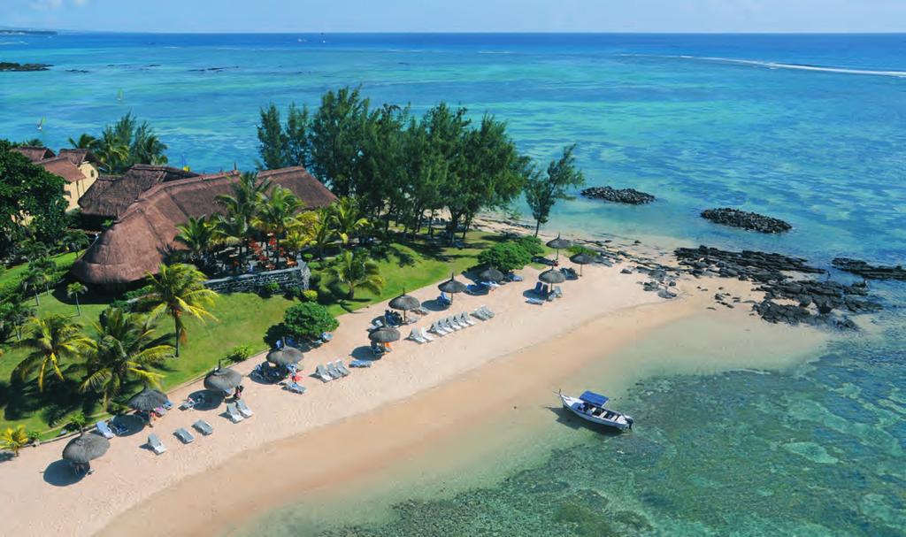Located on an exclusive peninsula on the northern tip of Mauritius, the grounds of Le Canonnier spread out in a lush tropical park. Spectacular views look over the islets off the north of the island.