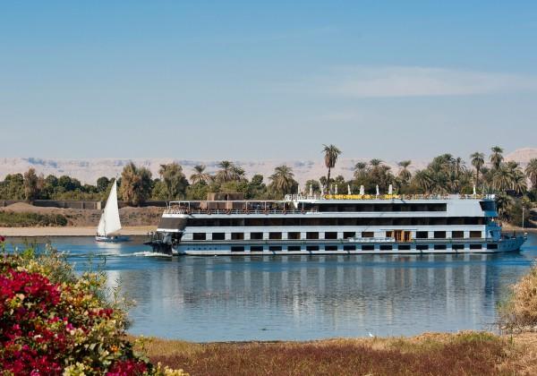Day 5 : Nile Cruise to Luxor Day 7 : Valley of the Kings Day 8 : Red Sea Riviera Nile Cruise - Luxor. Relax, enjoy a swim in the pool and chill out in the sun on deck this morning.