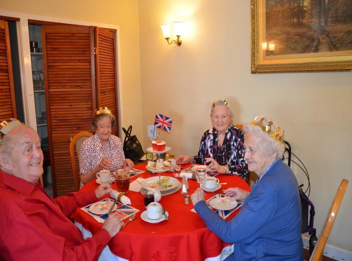 celebrated the Queens 90 th birthday on Thursday