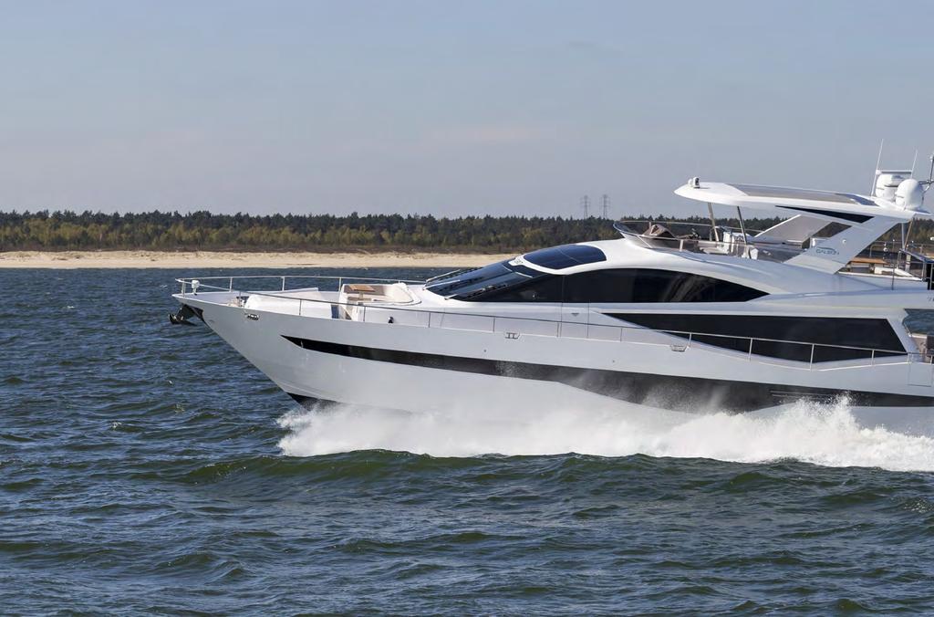 780 CRYSTAL - The flagship The 780 gently cruises even