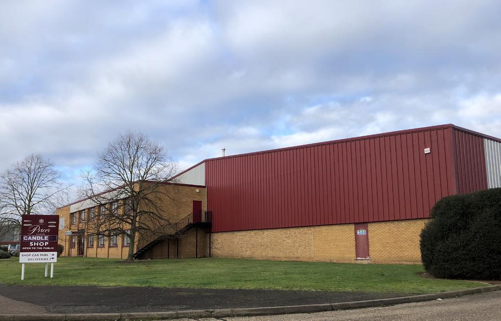 INVESTMENT SUMMARY Well configured industrial warehouse located on one of Bedford s most established industrial estates.