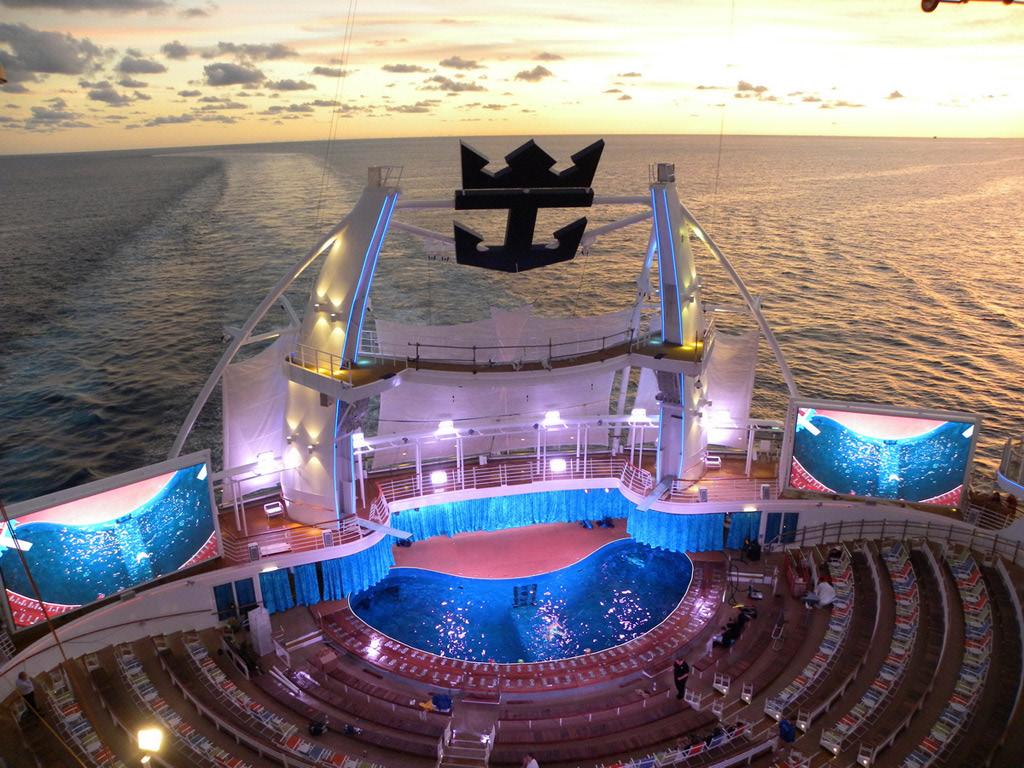 Fun and entertainment on the surface art theatres and special event venues. Think cruising is just for the "over fed and nearly dead" crowd? Think again.