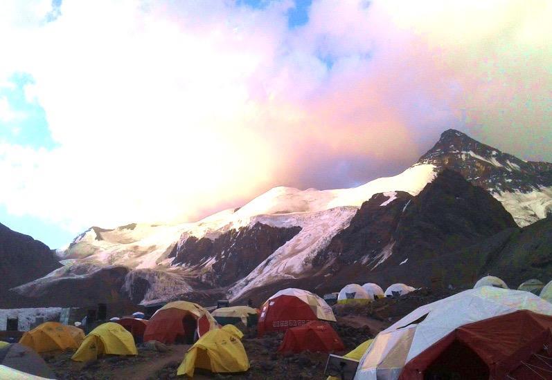 ACONCAGUA PEAK: ITINERARY DAY SIX: PLAZA DE MULAS (REST DAY) (4250M) The first day in Base Camp is always a rest day.