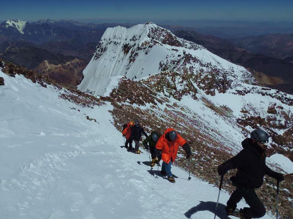 ACONCAGUA PEAK: ITINERARY DAY THIRTEEN: PLAZA COLERA - PLAZA COLERA (SUMMIT DAY) (6000M) The day begins at 5:00 am. This is the most demanding day of our expedition.