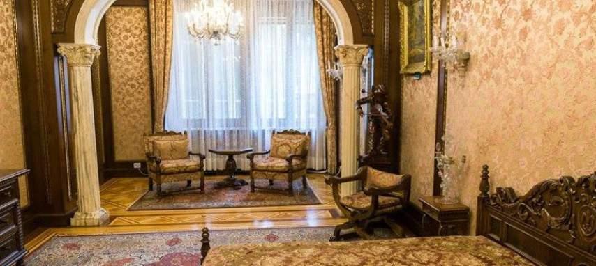 Primaverii palace FORMER CEAUSESCU RESIDENCE Wednesdays through Sundays between 10 am and 6 pm( last tour starts at 5 pm ) Tickets: 50 lei / person group tour with English