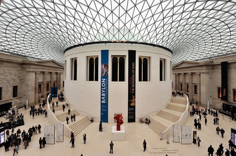 the car. Tourist attractions and sights in London: The British Museum - The Main entrance to the Museum on Great Russell Street has 12 steps with handrails at each side.